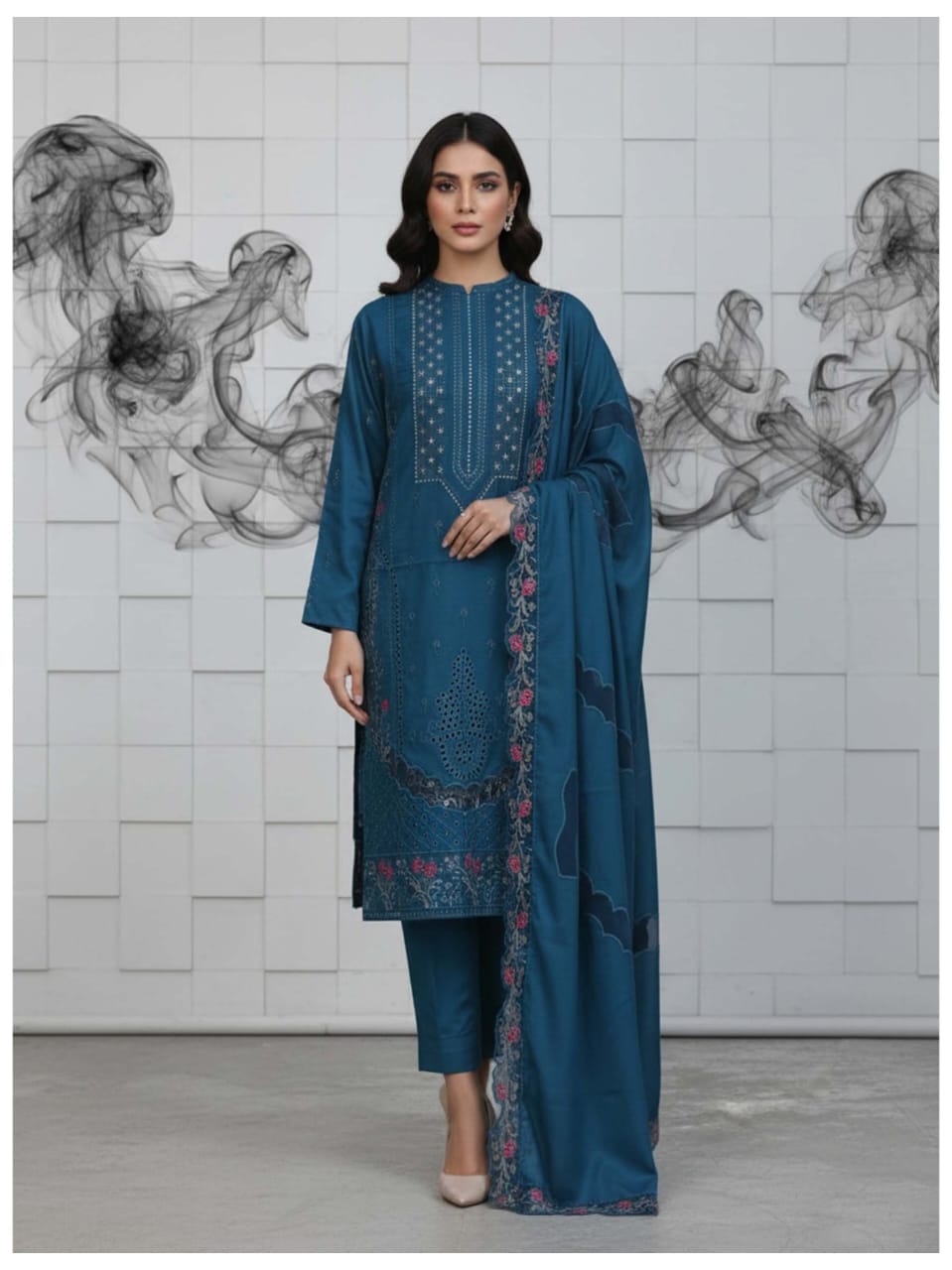 Teal Dynasty, Banadora Wool 2 head Embroidered 3 pcs.