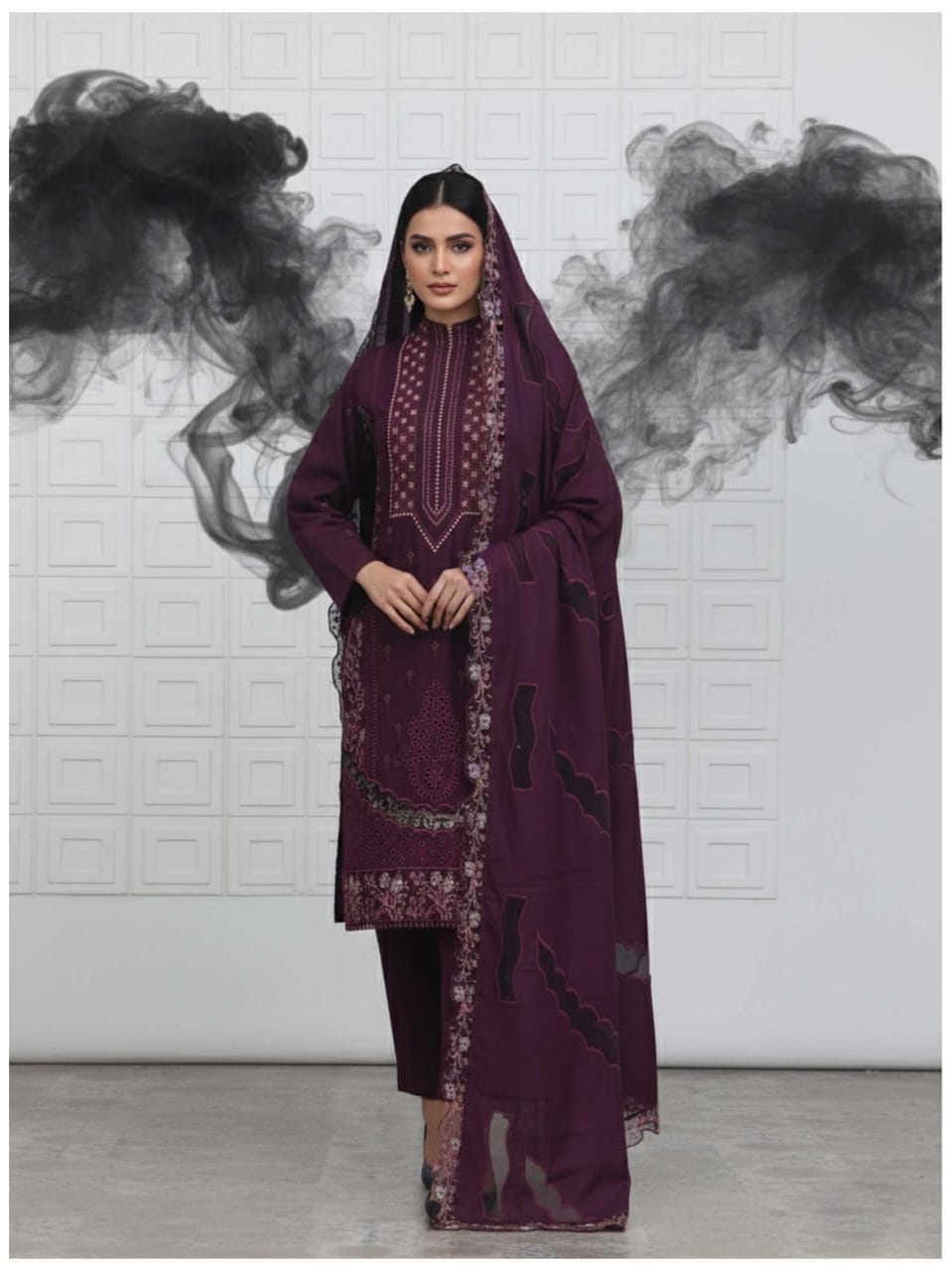 Imperial Violet, Banadora Wool 2 Head embroidered 3 pcs