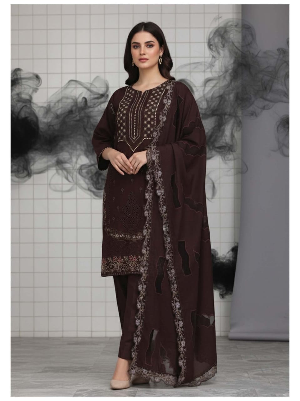 Imperial Violet, Banadora Wool 2 Head embroidered 3 pcs