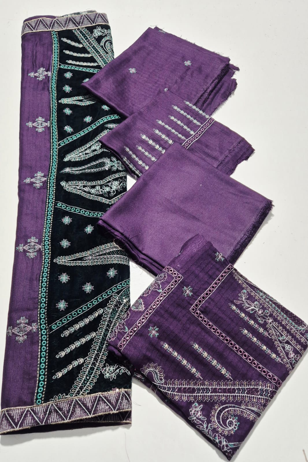 Violet Haze , Wool Embroidered Banadora 3 pcs