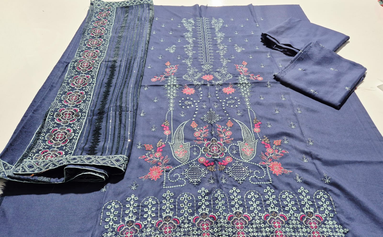 Velvet Blue, Wool Banadora Embroidered 3 pcs.