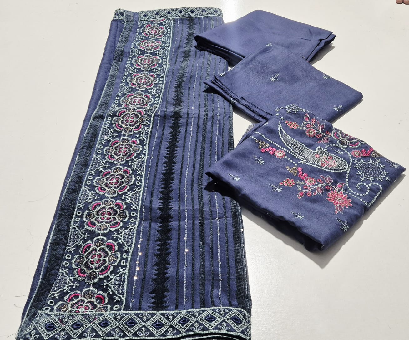 Velvet Blue, Wool Banadora Embroidered 3 pcs.