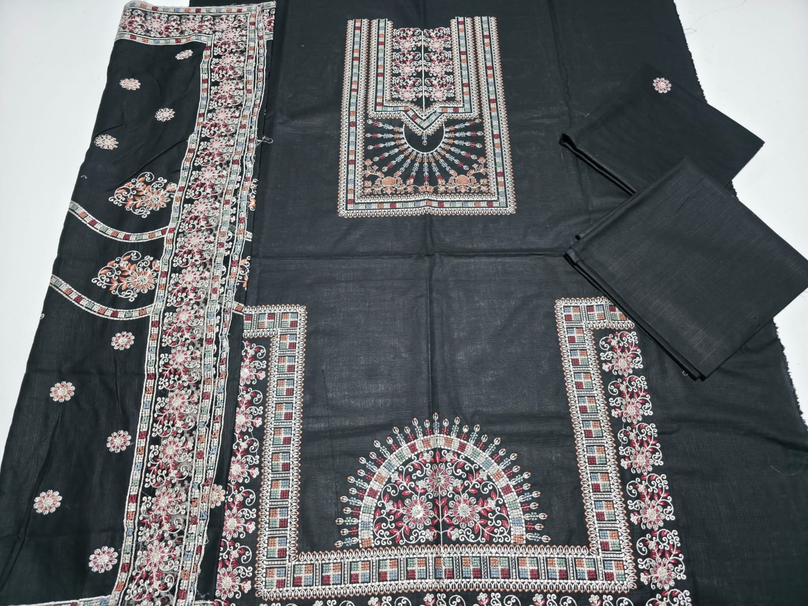 Onyx ink, khaddar embroidered 3 pcs