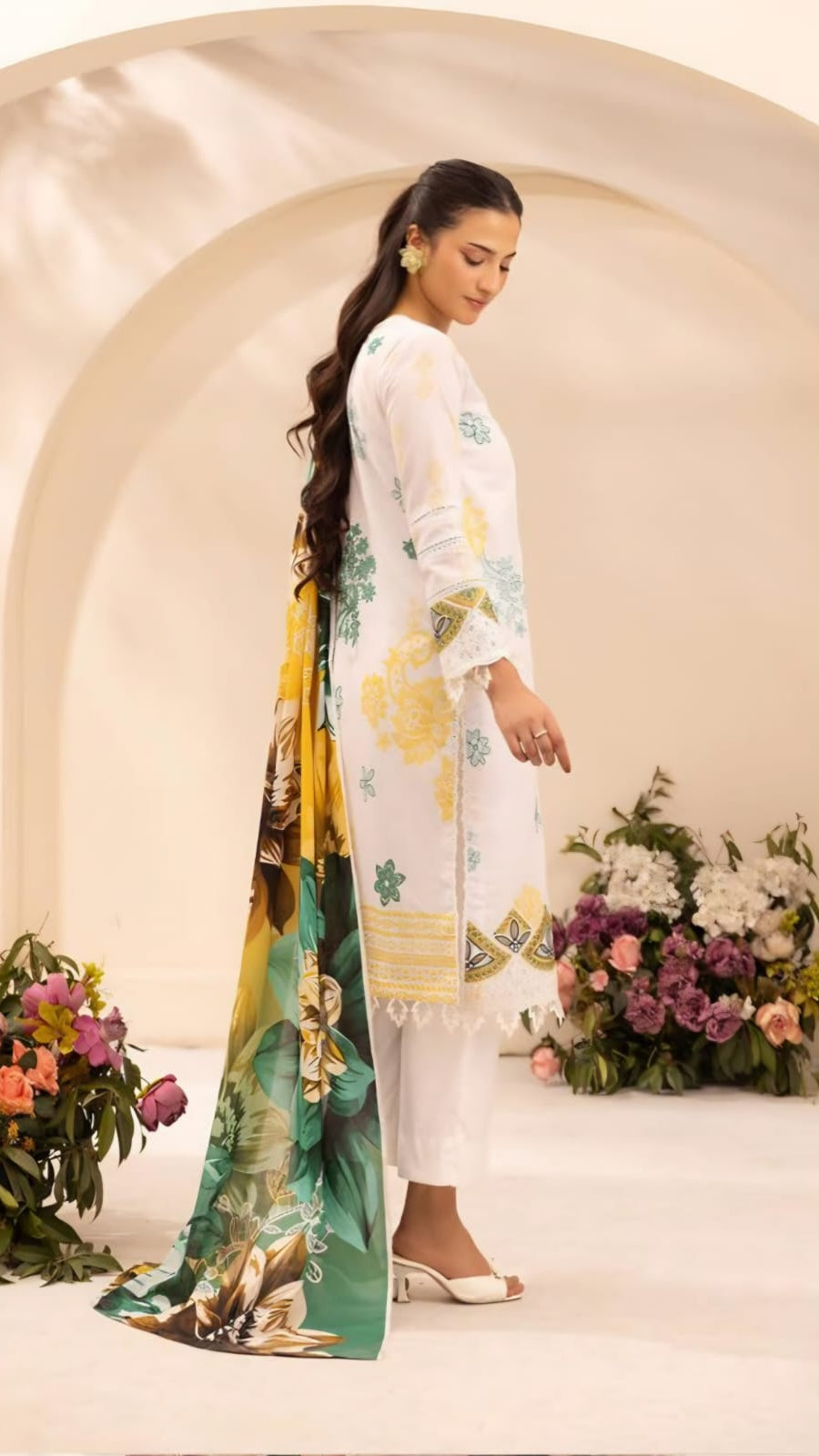 Embroidered Lawn 3-piece unstitched