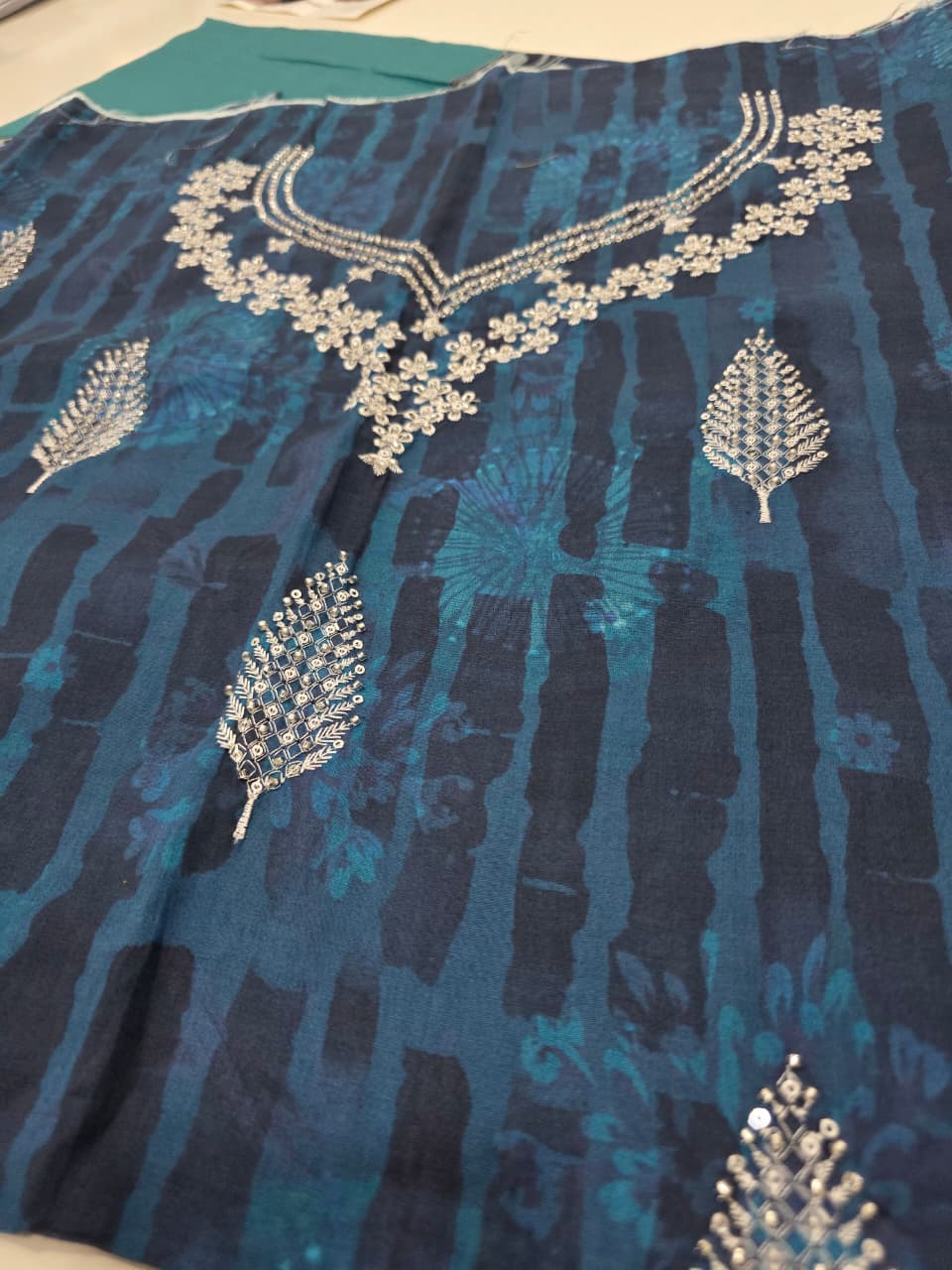 Print Embroidery Lawn 3-Piece unstitched