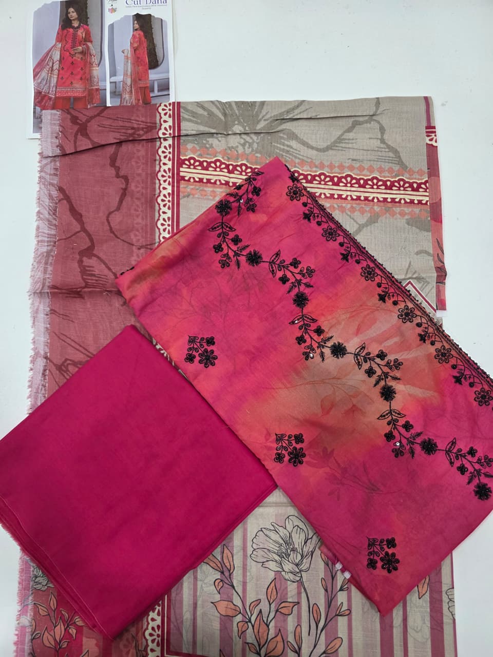 Print Embroidery Lawn 3-Piece unstitched