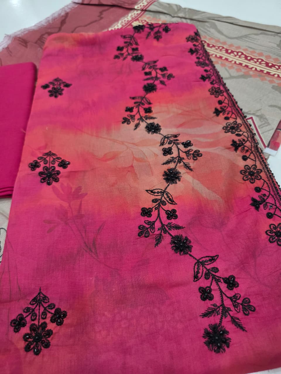 Print Embroidery Lawn 3-Piece unstitched
