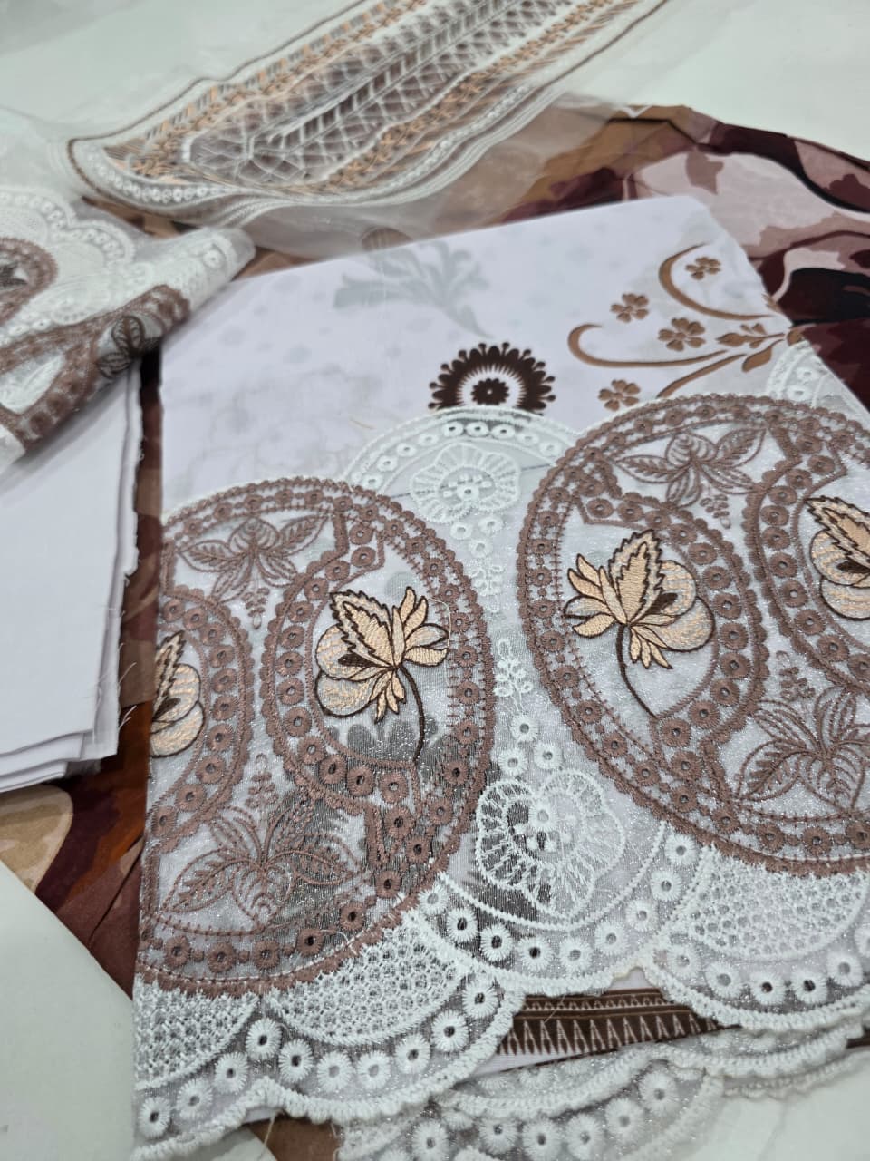 Embroidered Lawn 3-Piece unstitched
