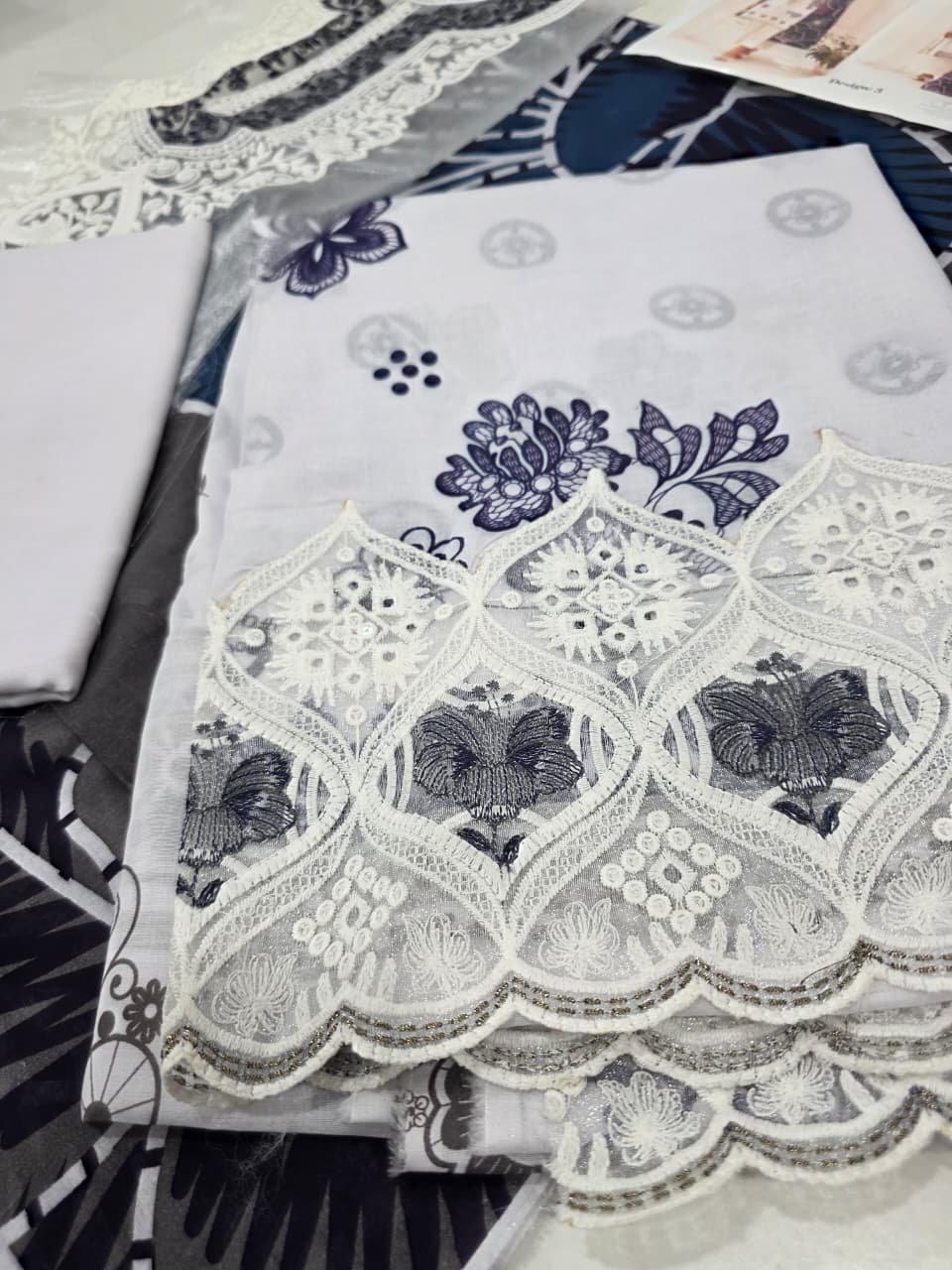 Embroidered Lawn 3-Piece unstitched