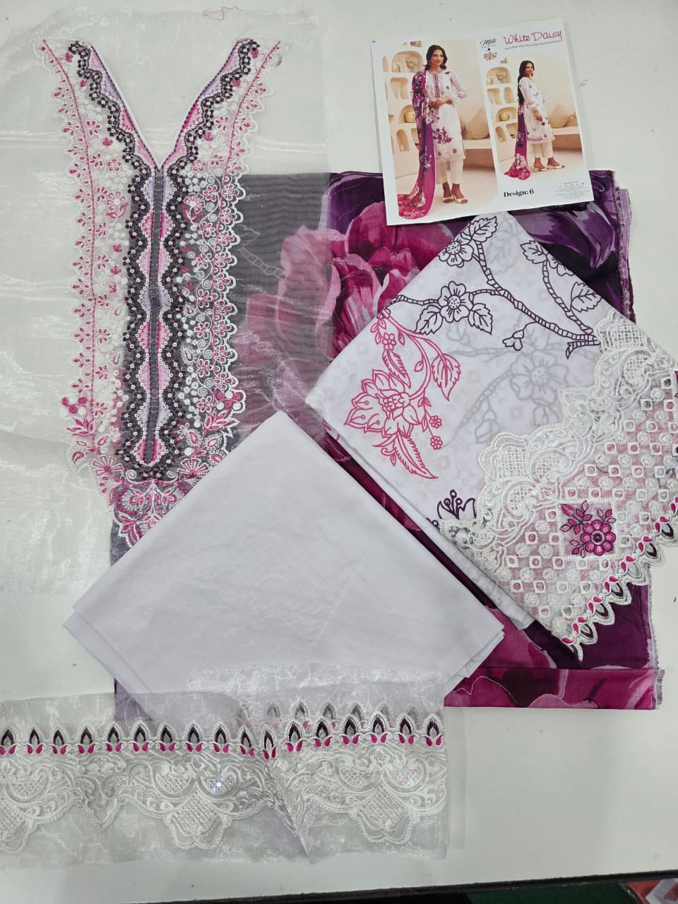 Embroidered Lawn 3-Piece unstitched