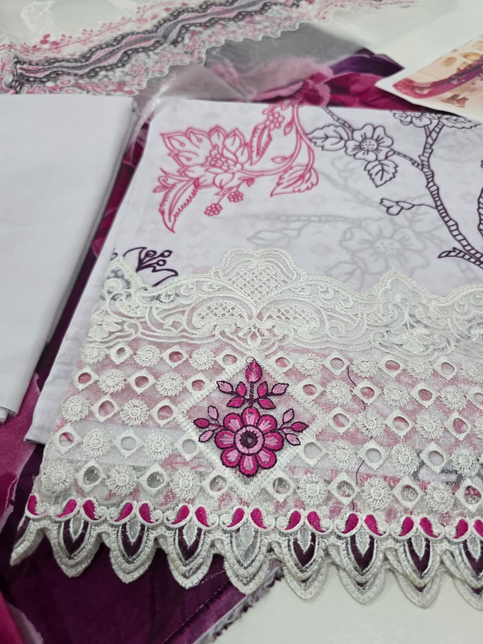 Embroidered Lawn 3-Piece unstitched