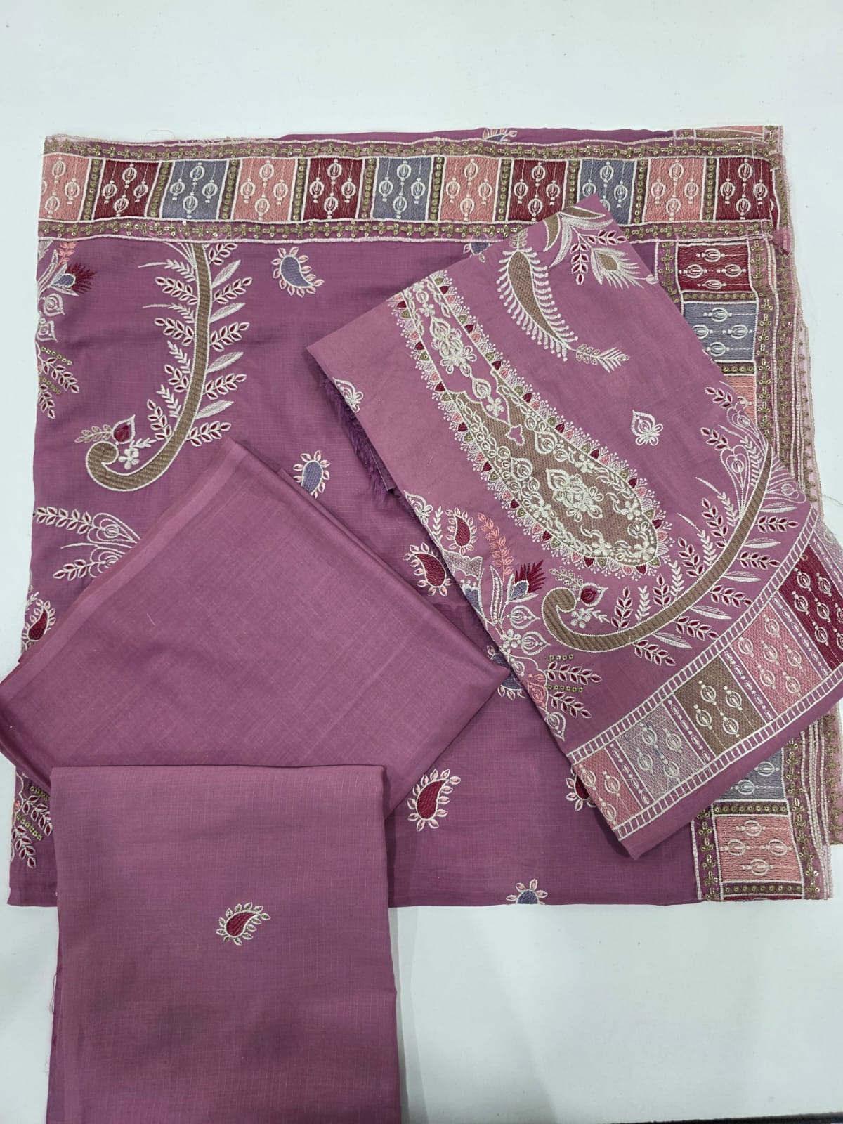 Embroidered Lawn 3-Piece unstitched