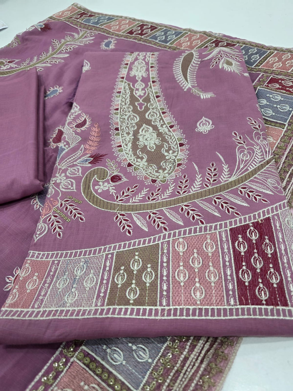 Embroidered Lawn 3-Piece unstitched