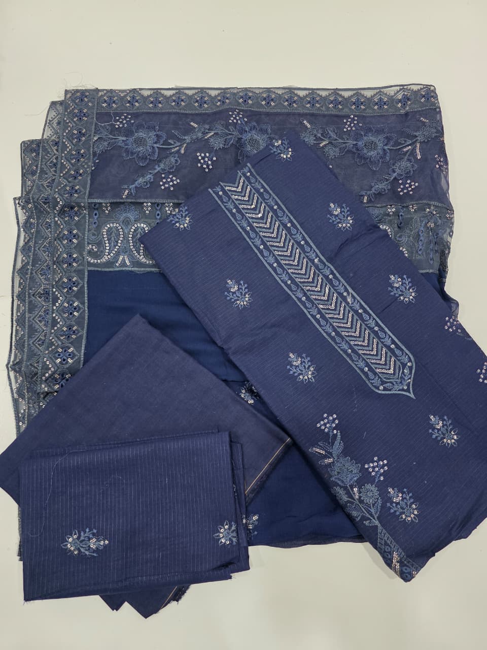 Embroidered Lawn 3-Piece unstitched