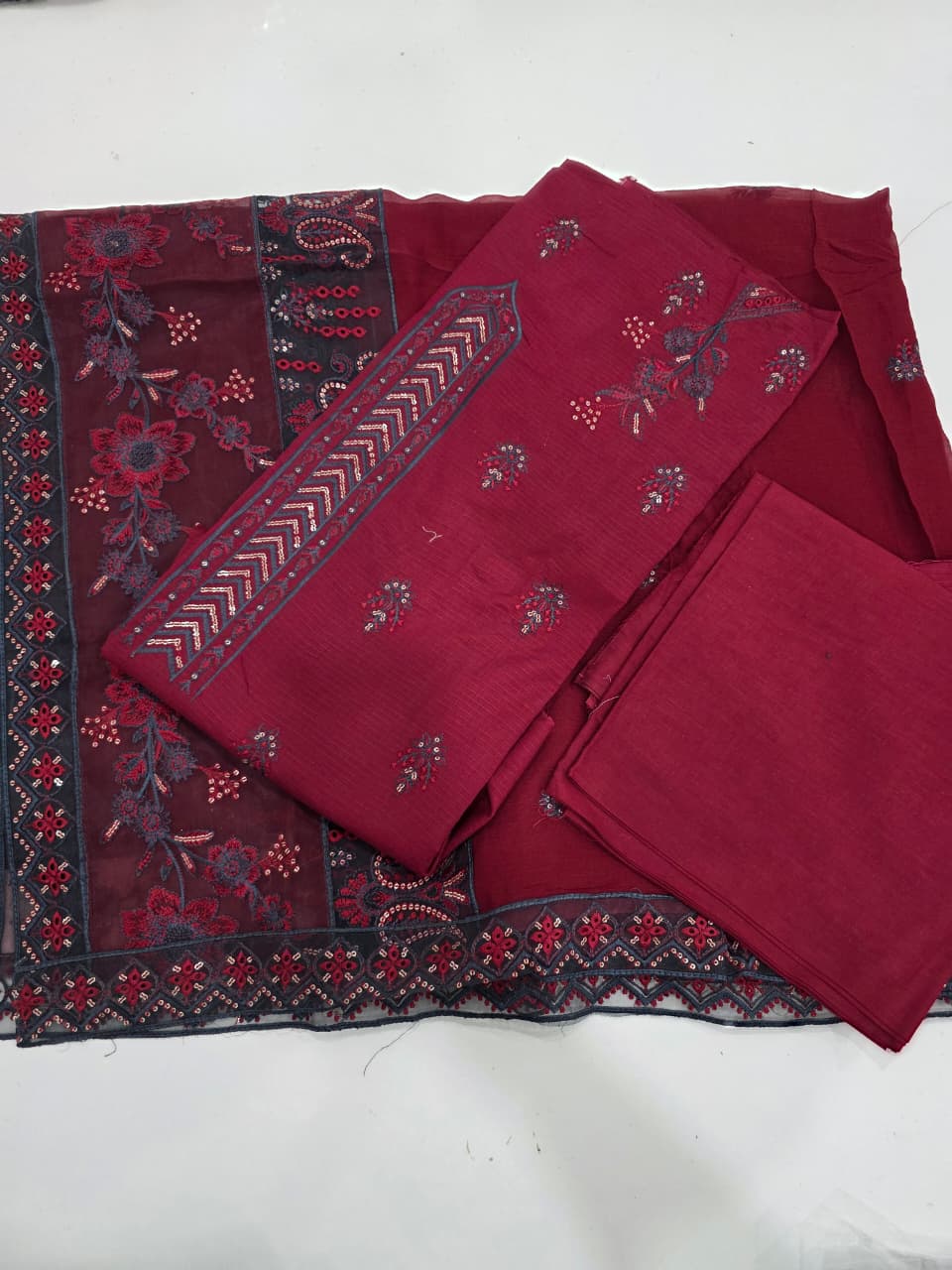 Embroidered Lawn 3-Piece unstitched