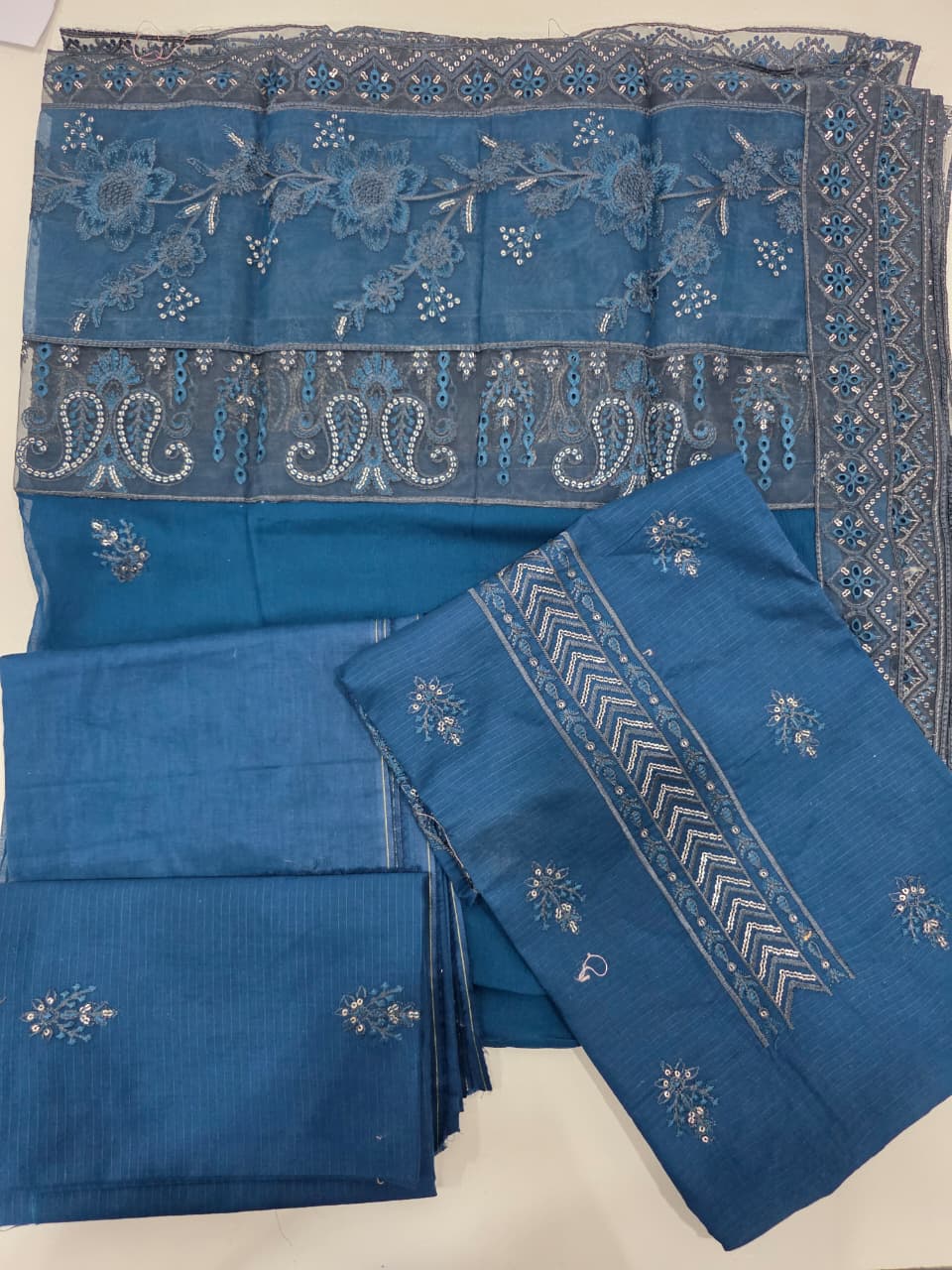 Embroidered Lawn 3-Piece unstitched