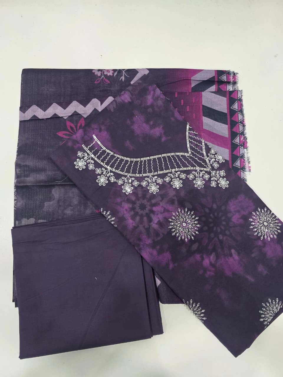 Print Embroidery Lawn 3-Piece unstitched