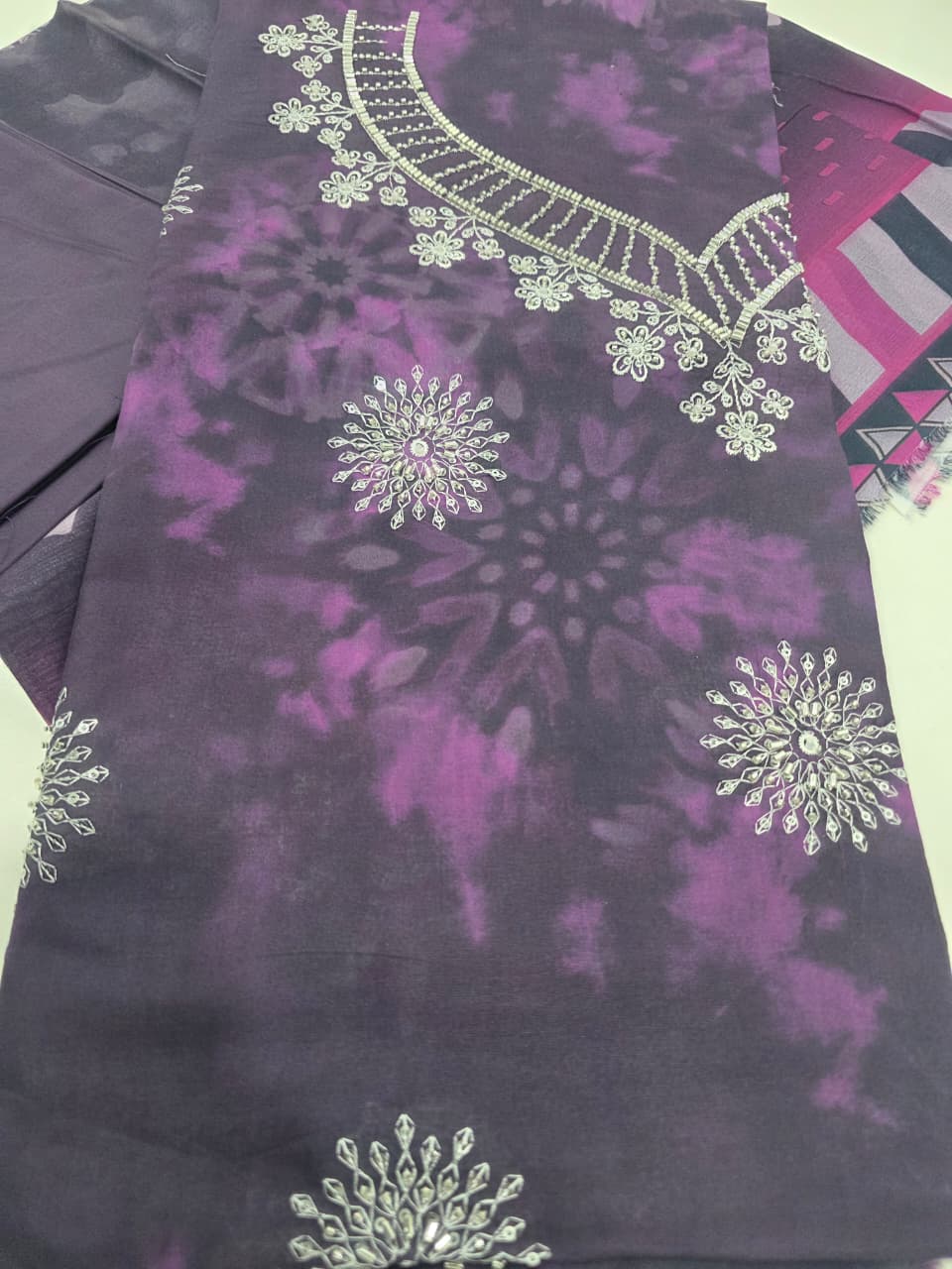 Print Embroidery Lawn 3-Piece unstitched