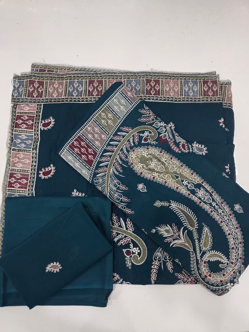 Embroidered Lawn 3-Piece unstitched