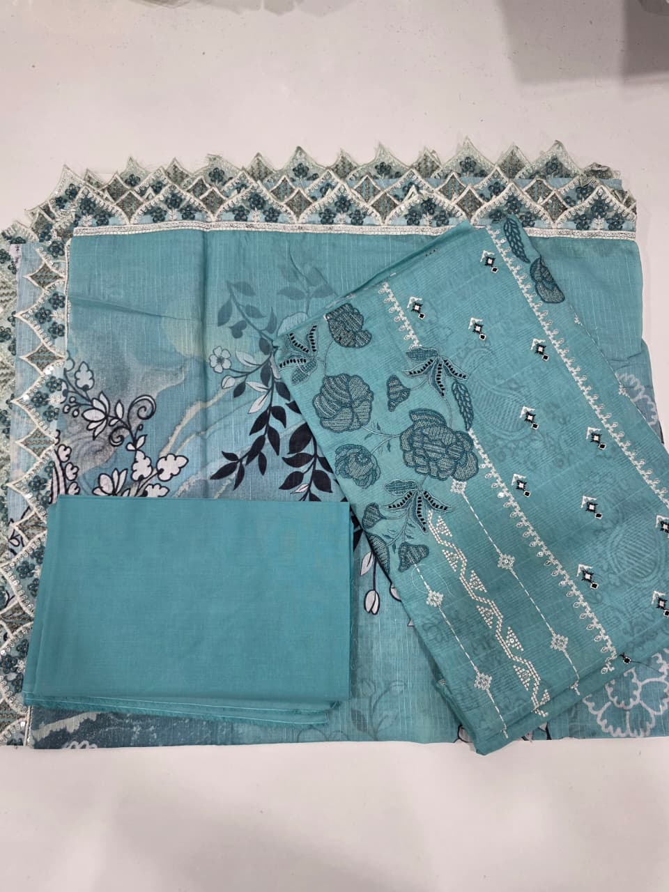 Embroidered Printed Lawn 3-Piece unstitched