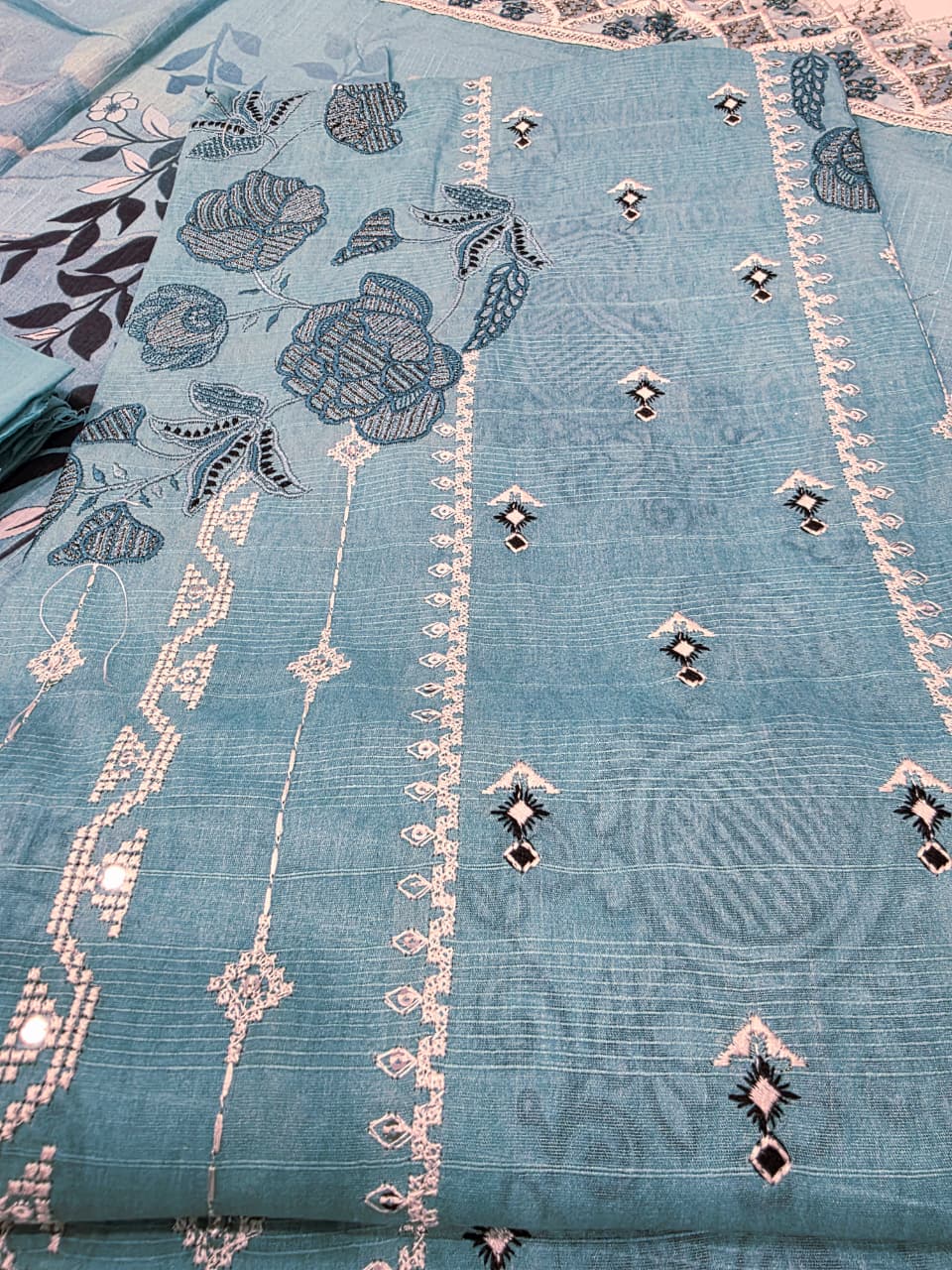 Embroidered Printed Lawn 3-Piece unstitched