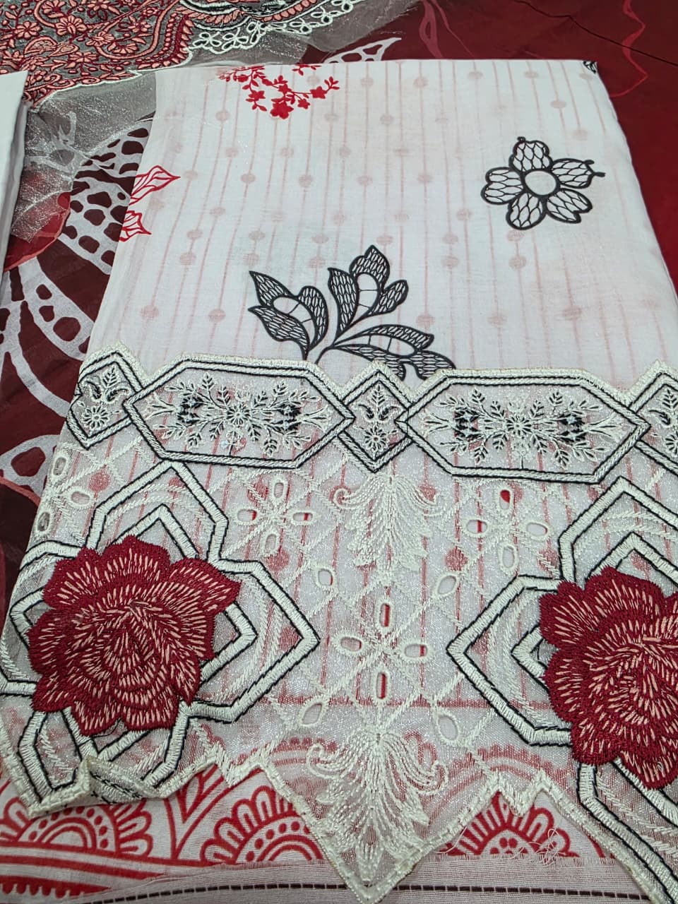Embroidered Lawn 3-Piece unstitched